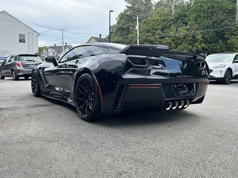 Used 2018 Chevrolet Corvette Z06 RWD image 13