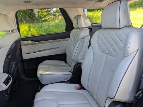 Used 2022 Hyundai Palisade Calligraphy image 18