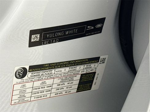 Used 2021 Land Rover Range Rover Evoque R-Dynamic SE image 32