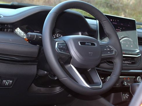 New 2026 Jeep Compass Latitude image 14