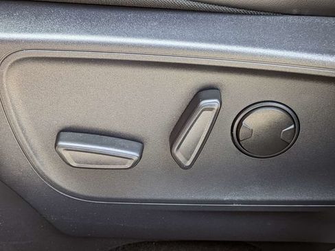 Used 2025 Ford Escape SE FWD image 22