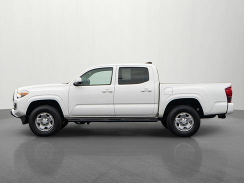 Used 2022 Toyota Tacoma SR image 4