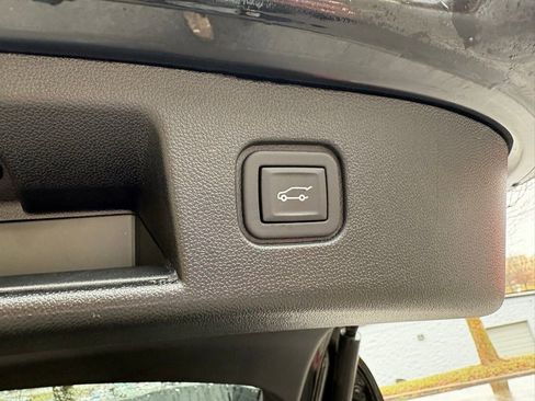 Used 2024 Chevrolet Blazer EV LT image 15