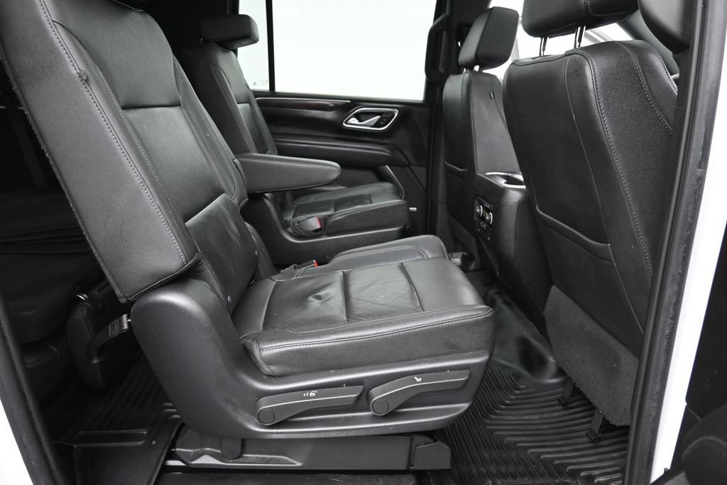 Used 2022 Chevrolet Suburban LT w/ LT Signature Plus Package AWD/4WD image 22