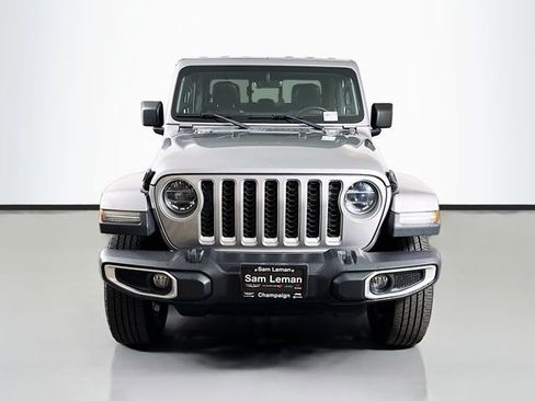 Used 2020 Jeep Gladiator Overland AWD/4WD image 2