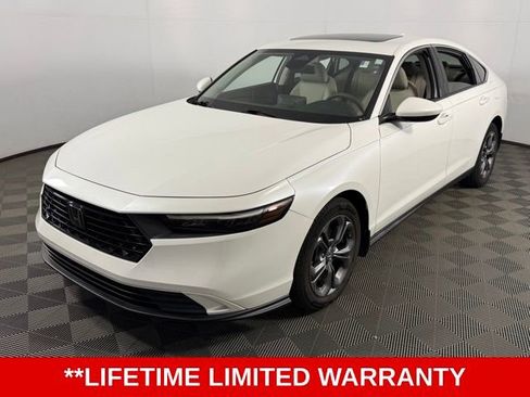 Used 2023 Honda Accord EX image 3
