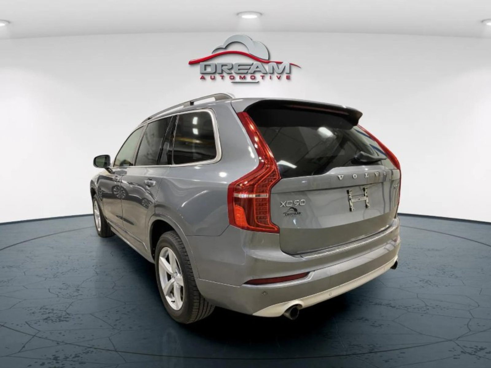 Used 2018 Volvo XC90 T5 Momentum w/ Protection Package Plus AWD/4WD image 6