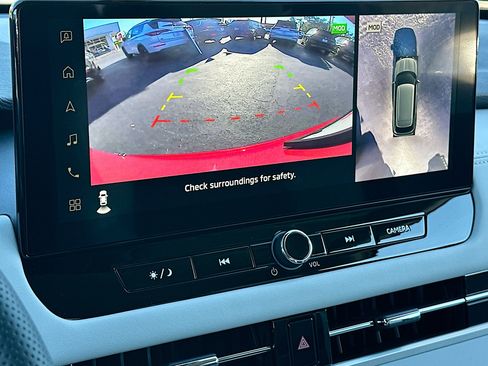 New 2025 Mitsubishi Outlander SE image 9