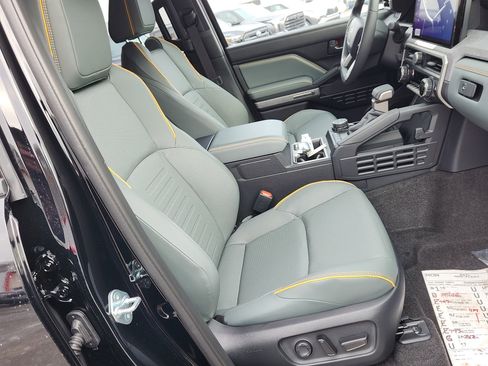 New 2026 Toyota 4Runner 4WD image 33