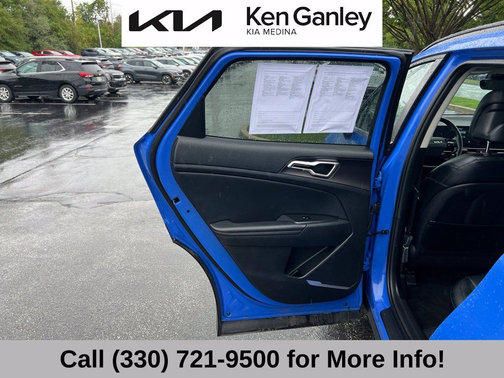 Certified 2026 Kia Sportage EX w/ EX Panorama Roof Package FWD image 44