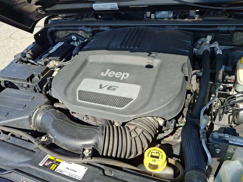Used 2015 Jeep Wrangler Sport AWD/4WD image 25
