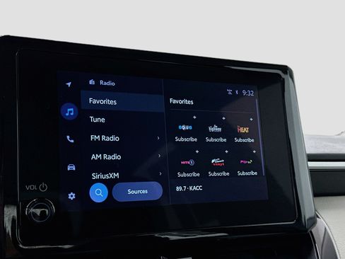 Used 2025 Toyota Corolla LE FWD image 21