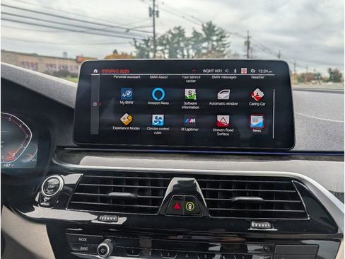 Used 2022 BMW 530i xDrive 530i xDrive M SPORT w/ M Sport Package image 29