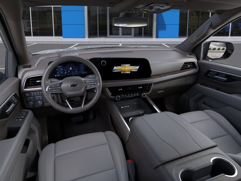 New 2026 Chevrolet Suburban Z71 w/ Comfort Package AWD/4WD image 16