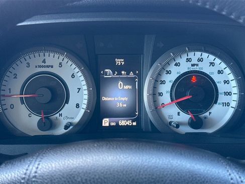 Used 2018 Toyota Sienna SE image 22