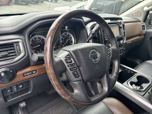 Used 2018 Nissan Titan Platinum Reserve w/ Platinum Utility Package AWD/4WD image 33