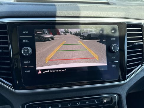Used 2018 Volkswagen Atlas SEL AWD/4WD image 25