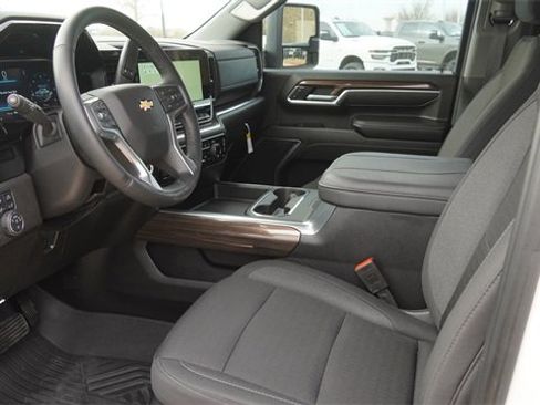 Used 2025 Chevrolet Silverado 2500 LT w/ Safety Package image 18