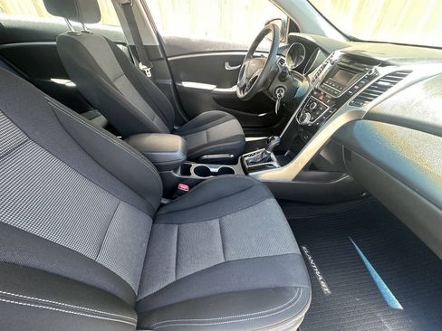 Used 2016 Hyundai Elantra GT FWD image 11