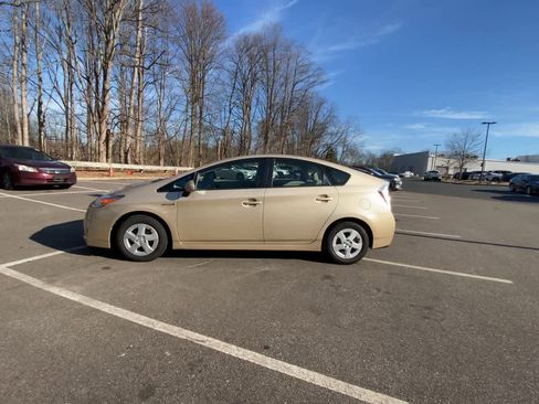 Used 2011 Toyota Prius Three image 9