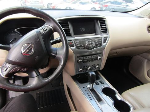 Used 2017 Nissan Pathfinder SL w/ SL Premium Package image 14