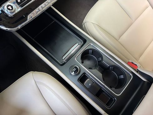 Used 2023 Lincoln Corsair FWD image 27