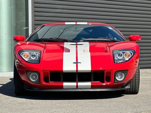 Used 2006 Ford GT Base image 11