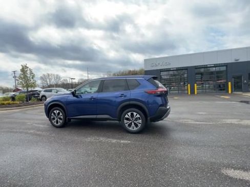 Used 2023 Nissan Rogue SV AWD/4WD image 6