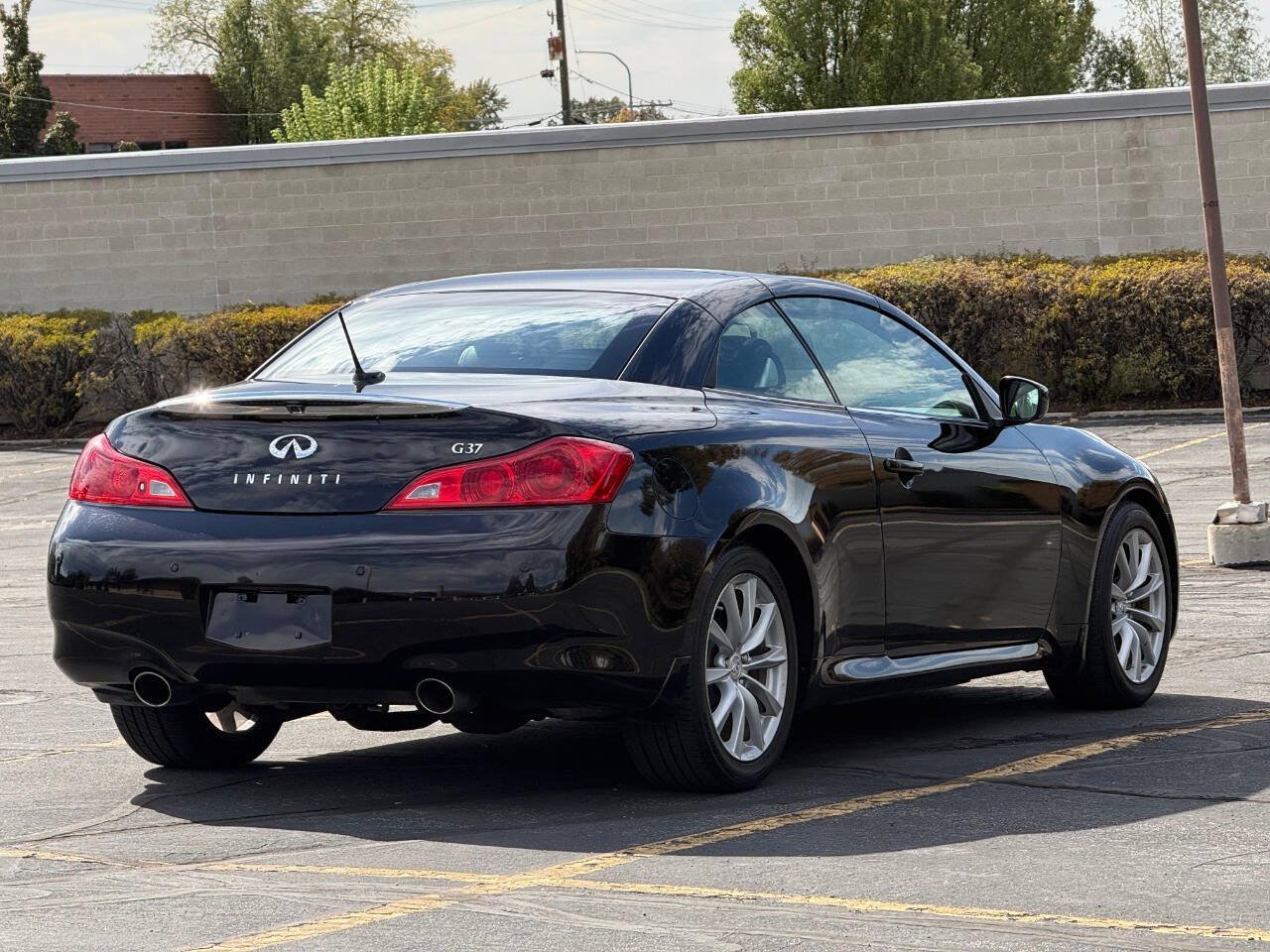 Used 2013 INFINITI G37 Convertible w/ Premium Pkg RWD image 5