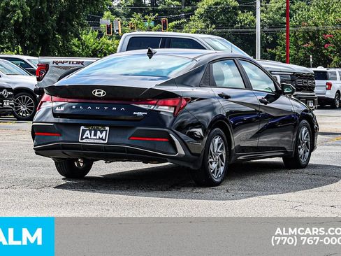 Used 2024 Hyundai Elantra SEL FWD image 6