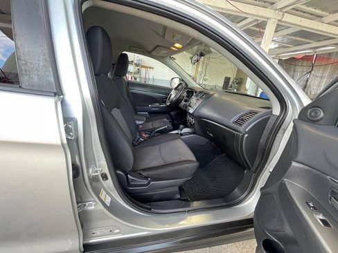 Used 2019 Mitsubishi Outlander Sport SE FWD image 12