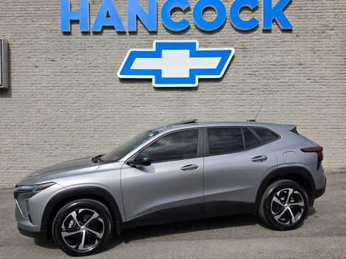 Used 2024 Chevrolet Trax RS w/ Sunroof Package image 1