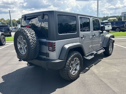 Used 2016 Jeep Wrangler Unlimited Rubicon w/ Dual Top Group AWD/4WD image 8