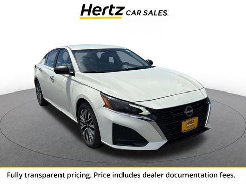 Used 2025 Nissan Altima 2.5 SV FWD image 1