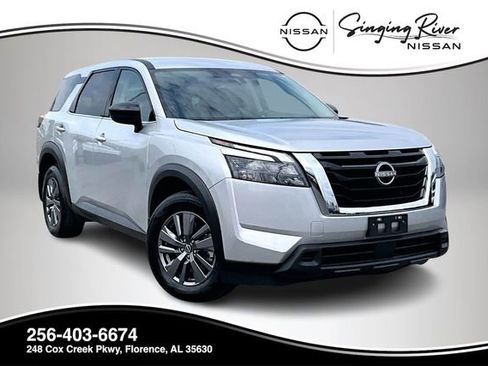 Certified 2025 Nissan Pathfinder S AWD/4WD image 1