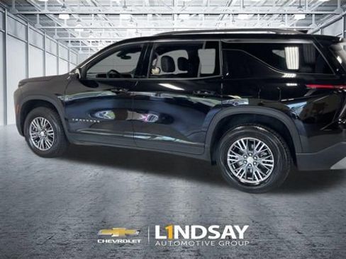 Used 2025 Chevrolet Traverse LT AWD/4WD image 7