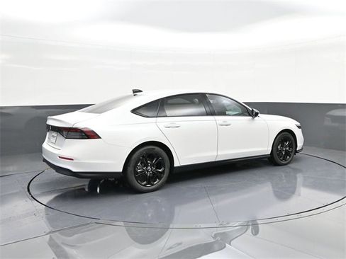 New 2025 Honda Accord SE image 13