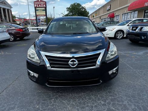 Used 2013 Nissan Altima 3.5 SL w/ Technology Pkg FWD image 2