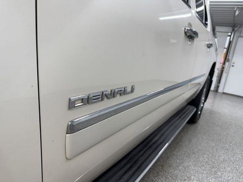 Used 2012 GMC Yukon XL Denali AWD/4WD image 11