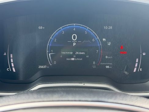 Used 2023 Toyota Corolla Cross XLE FWD image 11