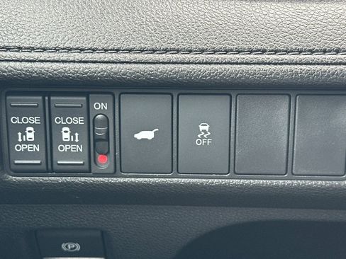 Used 2025 Honda Odyssey Sport-L image 42