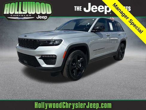 Certified 2025 Jeep Grand Cherokee Limited w/ Black Appearance Package image 1
