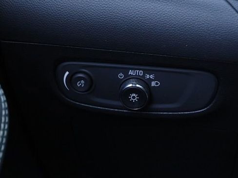 Used 2024 Buick Encore GX Sport Touring image 17