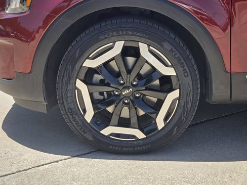 Certified 2023 Kia Telluride EX w/ EX Captain's Chair Package FWD image 17
