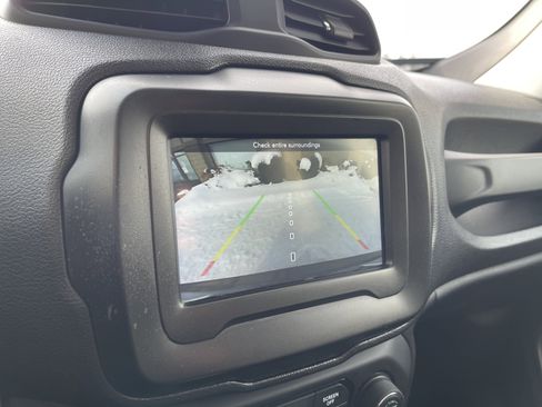 Used 2021 Jeep Renegade Sport w/ Sport Appearance Group image 18