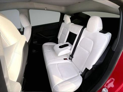 Used 2023 Tesla Model Y Performance image 21