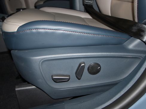 New 2026 Ford Maverick Lariat image 6