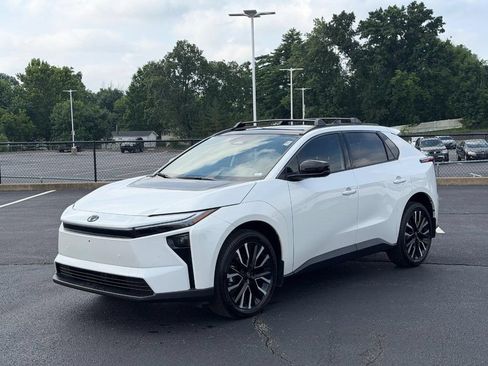 Used 2026 Toyota bZ FWD image 10