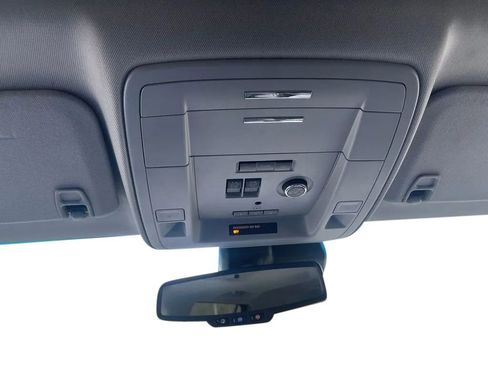 Used 2018 Chevrolet Tahoe LT w/ LT Signature Package image 35