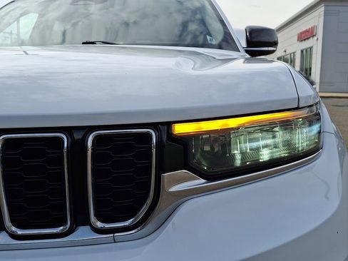 Used 2021 Jeep Grand Cherokee L Limited image 11